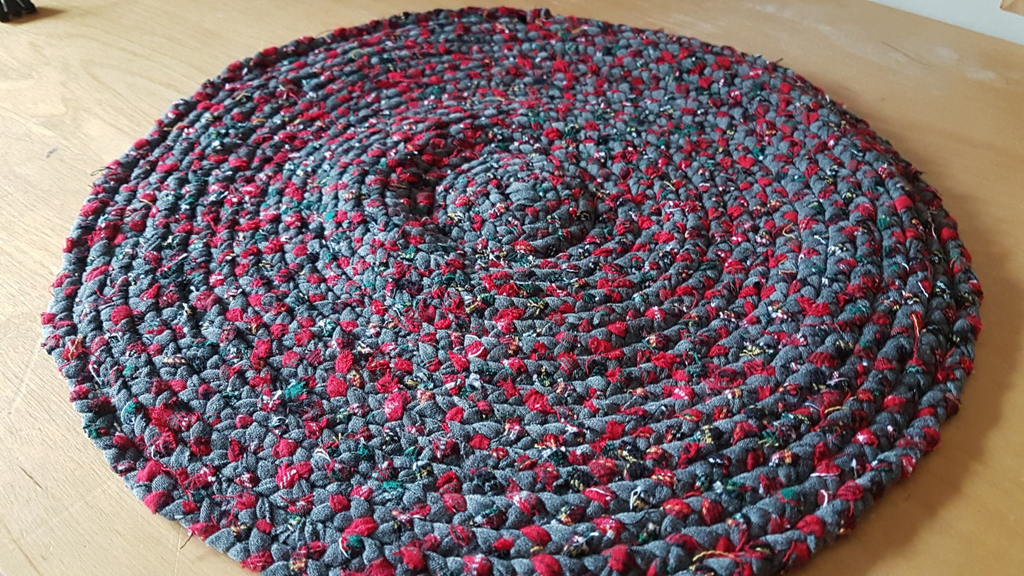 Handmade Braided Coaster Grey Red Tartan