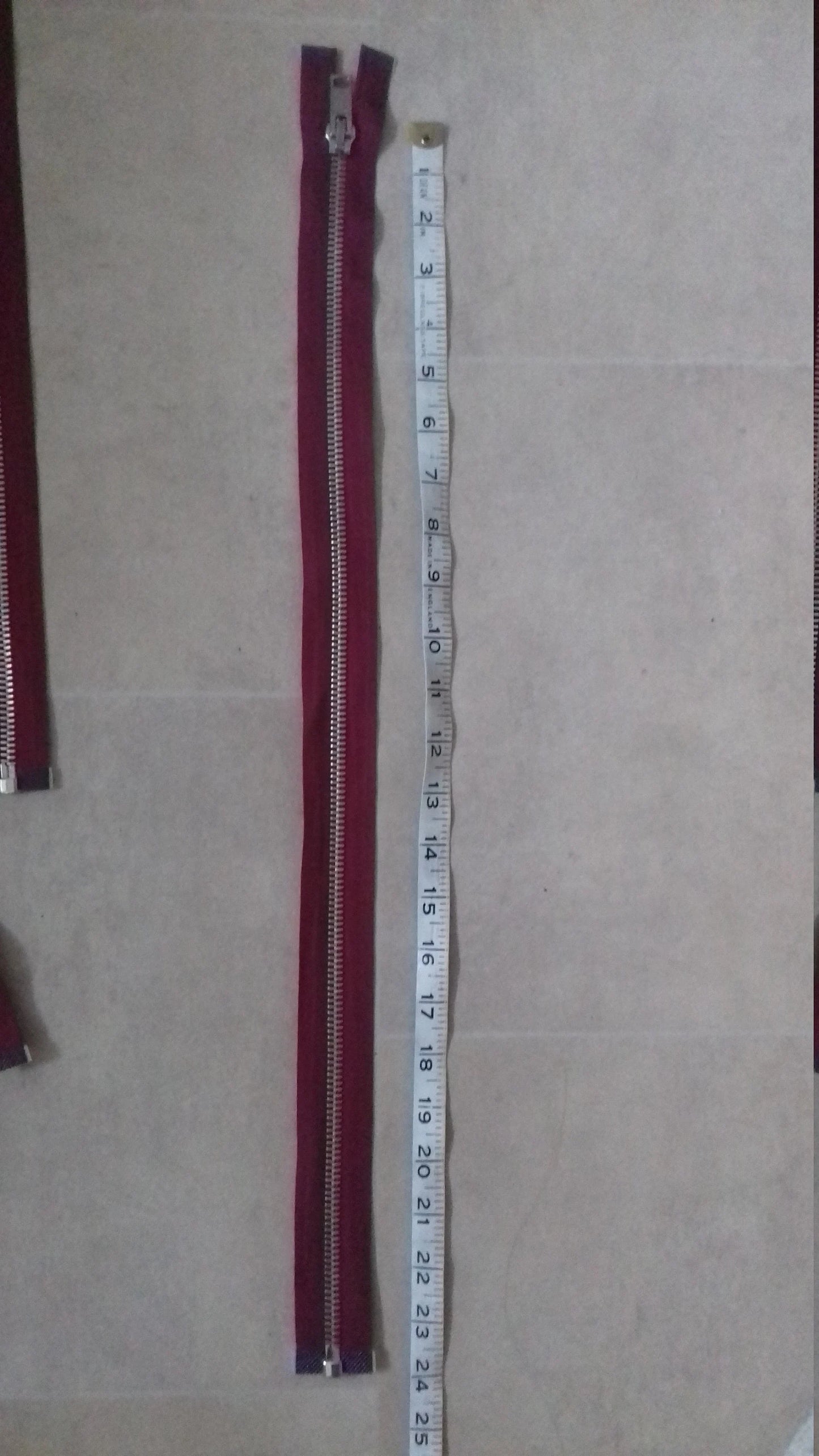 Deep raspberry zip red/burgundy very chunky heavy 23.5 inch separating zip pale gold (59.5cm) open ended Size 5