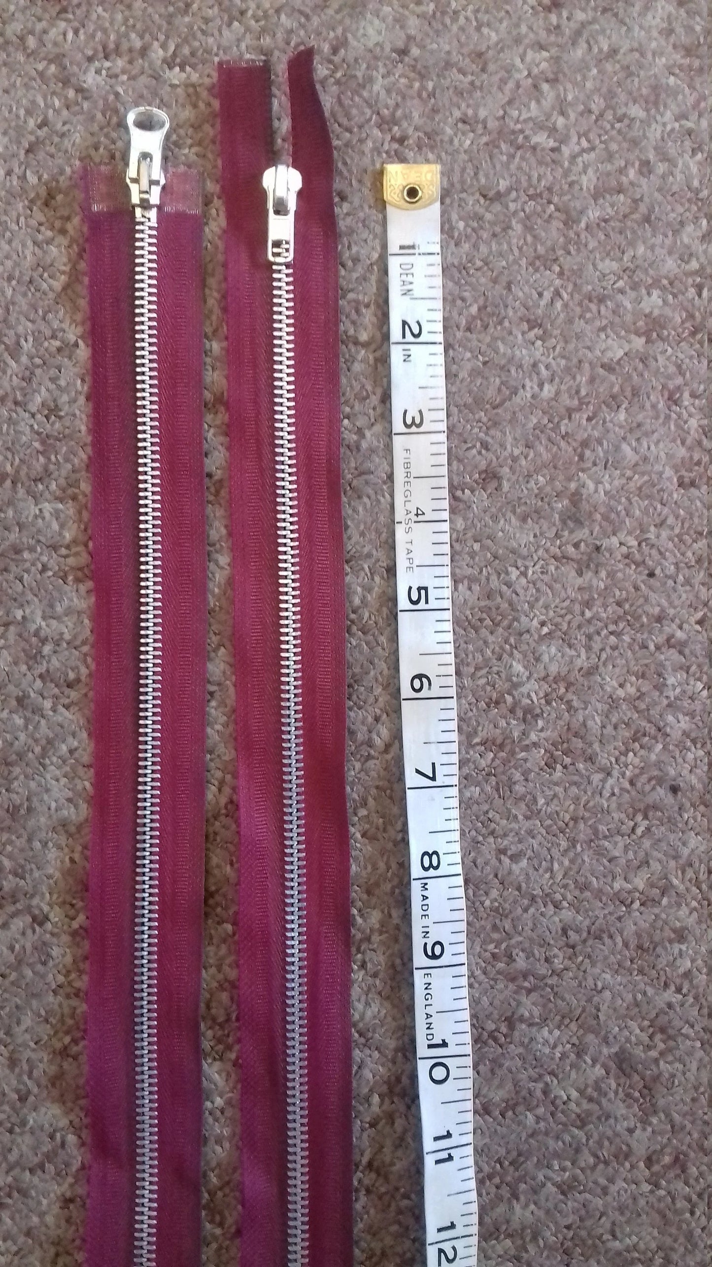 Deep raspberry red/burgundy zip chunky heavy silver metal 23.5 inch (59.5cm) double ended Size 8