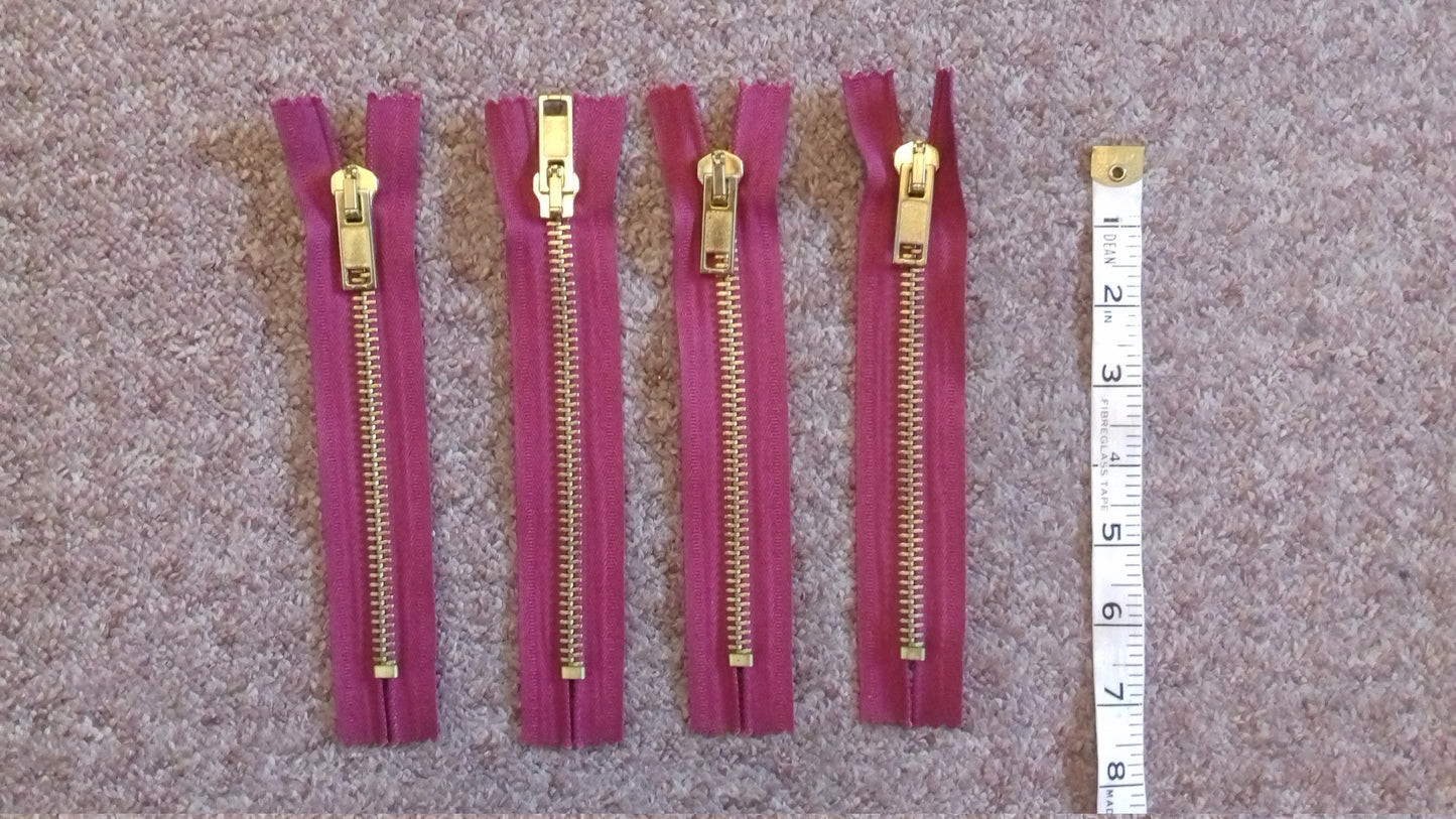 Deep raspberry zip red/burgundy very chunky heavy gold metal 6 inch (15cm) closed end Size 8