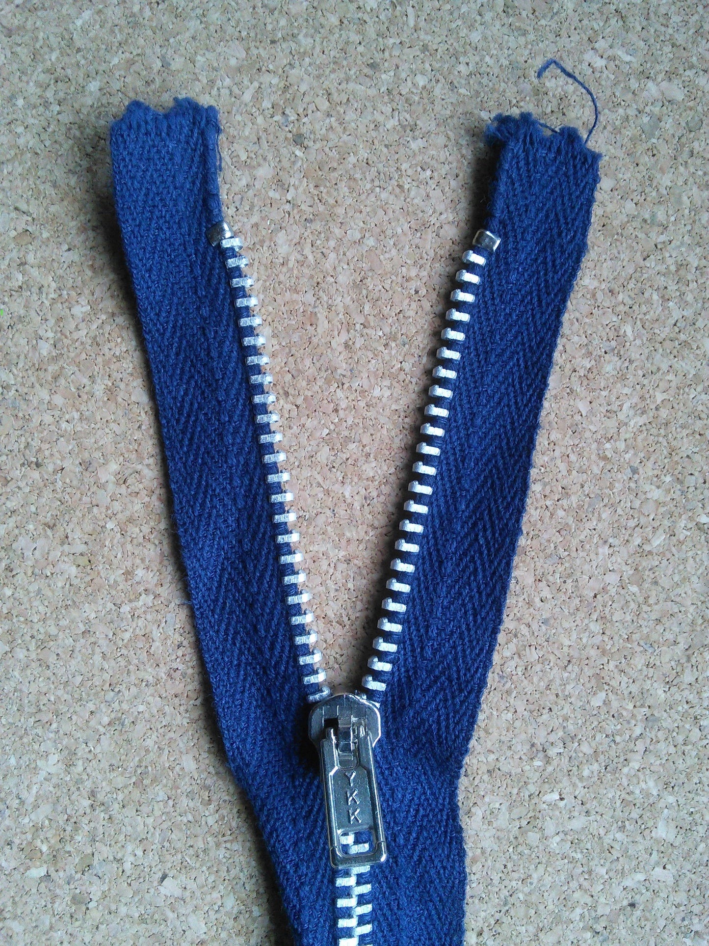 Blue navy zip YKK metal 18 inch (45cm) closed end
