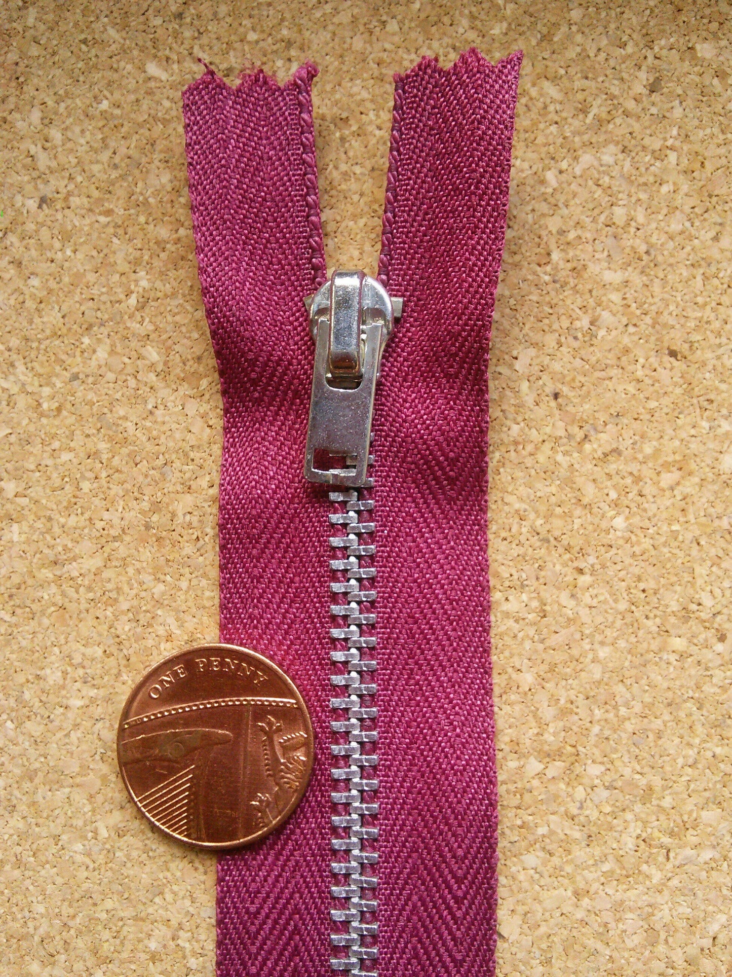 Deep raspberry zip red/burgundy large silver metal 6 inch (15cm) closed end Size 4.5