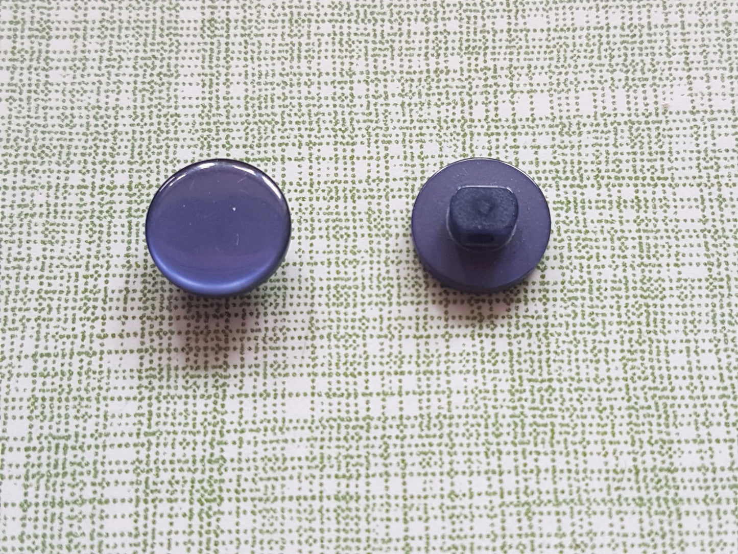 5 Blue Retro Buttons Shiny Pearlised Plastic Vintage