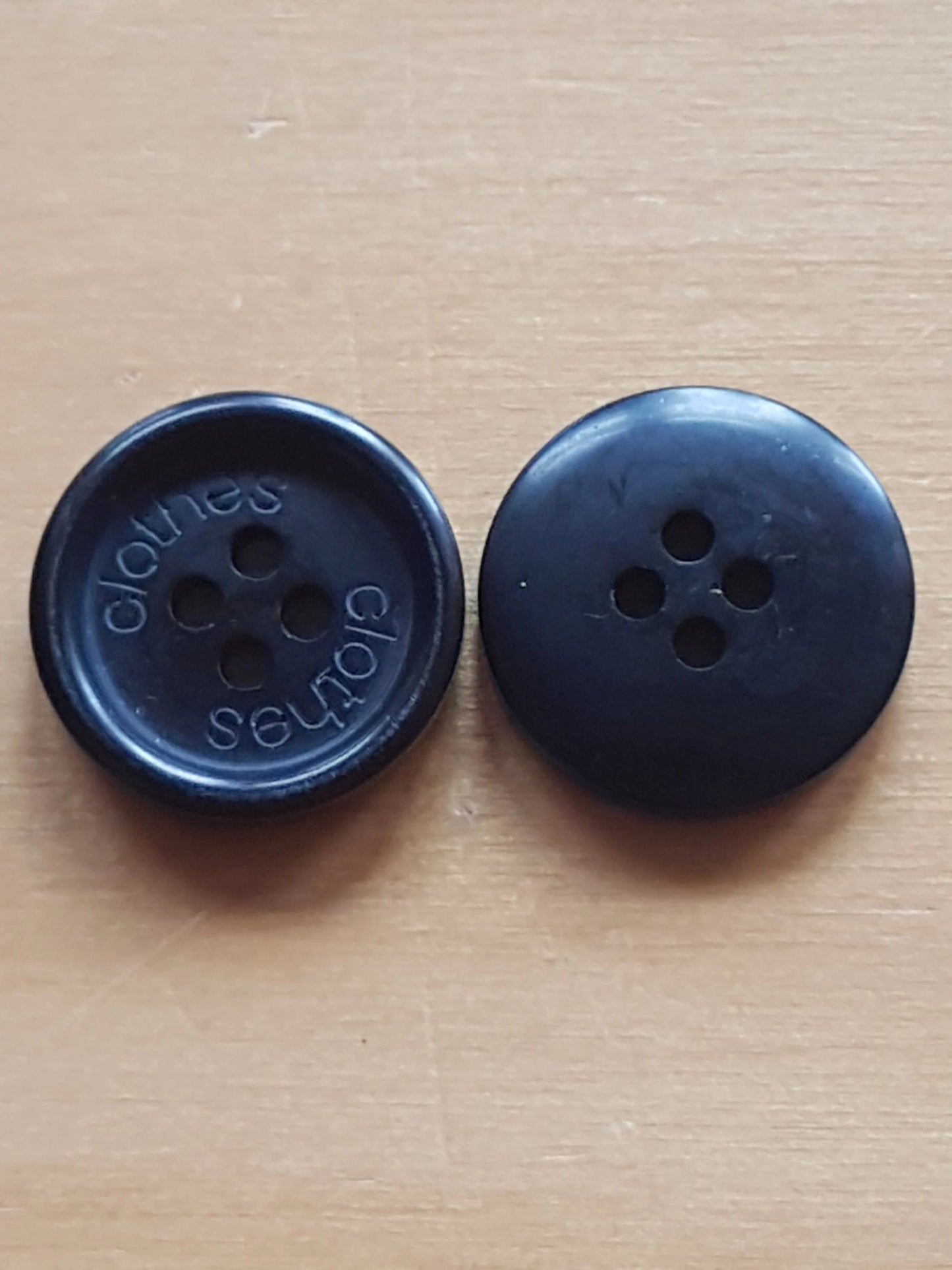 7 Round Buttons Black Plastic 1.5cm