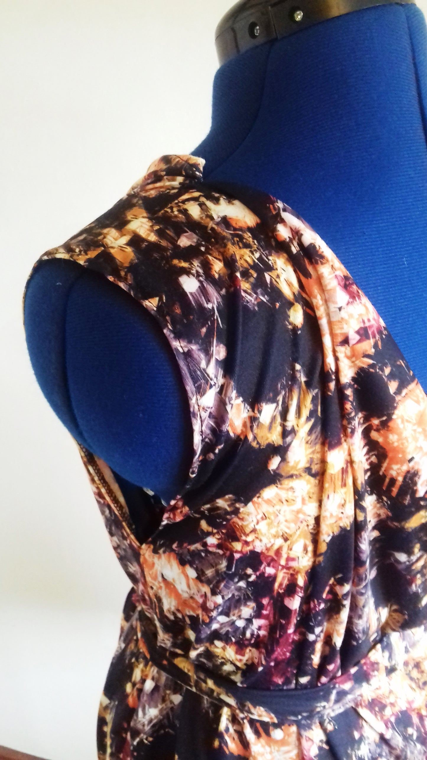 Scoop Neck Abstract Pattern Dress