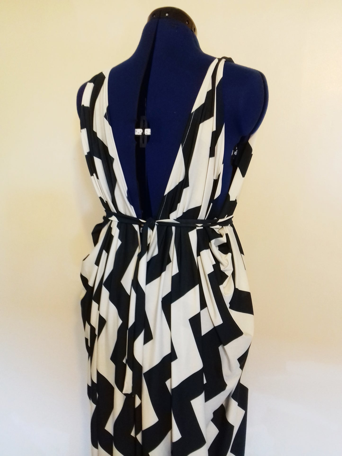 Cream / Dark Green Zig Zag Pattern Dress