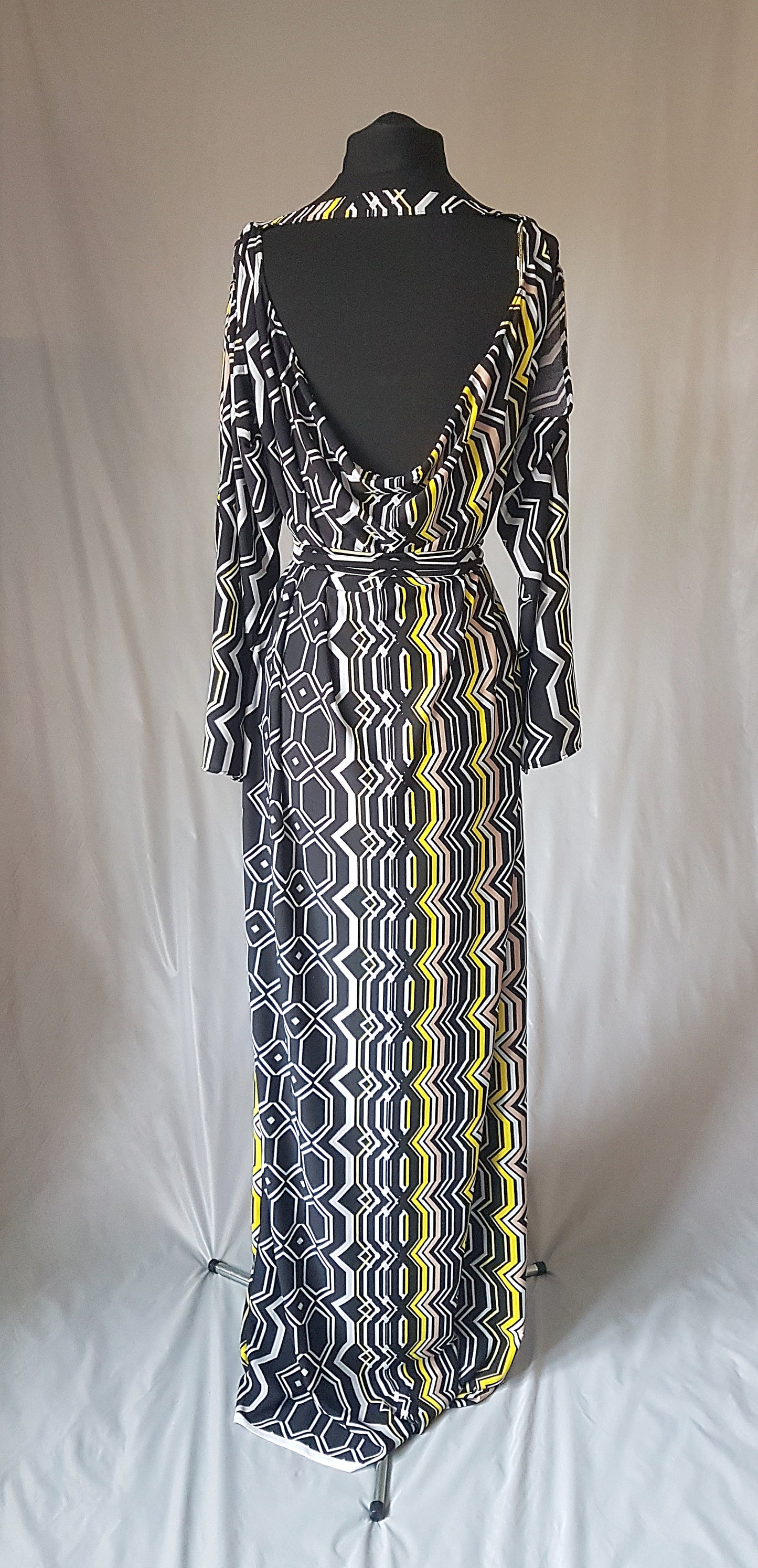 Geometric Pattern Long Sleeve Grecian Backless Dress
