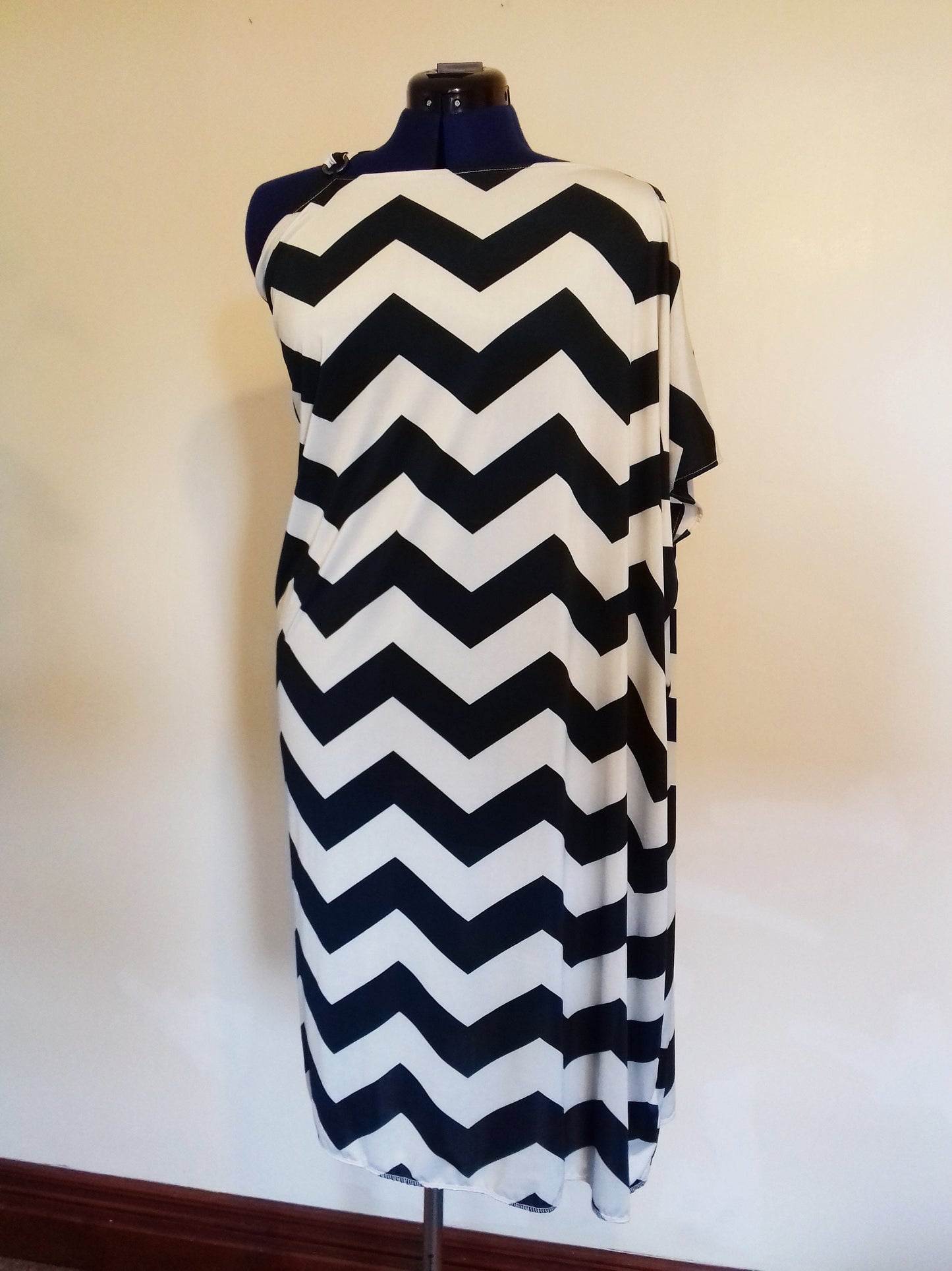 Green White Zig Zag Cold Shoulder Dress