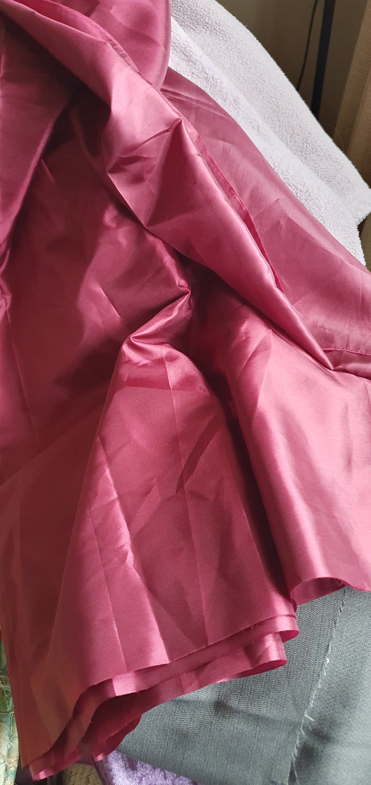 Burgundy Light Weight Silk Blend Lining Fabric Man Made Blend Remnant Per Metre