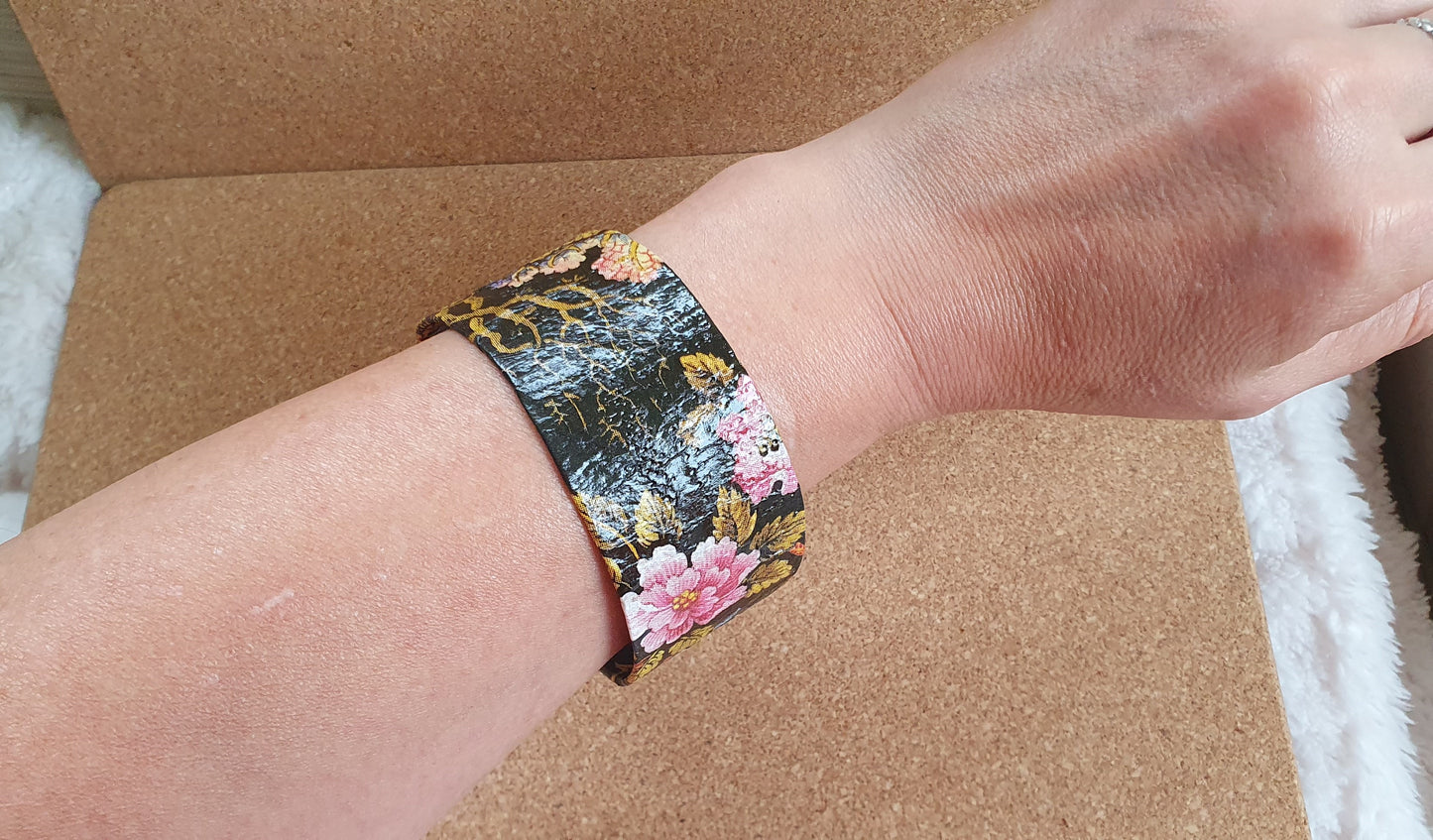 Black Marine Flowers Bangle