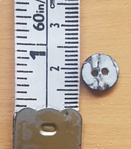 8 Round Buttons Brown Grey Black Wood Bone Effect Pearlised Plastic 0.80cm