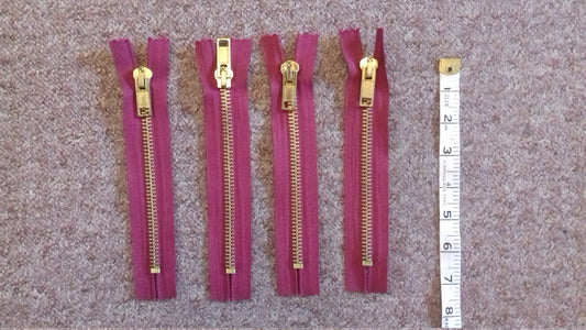 Deep raspberry zip red/burgundy very chunky heavy gold metal 6 inch (15cm) closed end Size 8