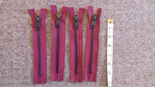 Deep raspberry zip red/burgundy very chunky heavy black metal 6 inch (15cm) closed end Size 8