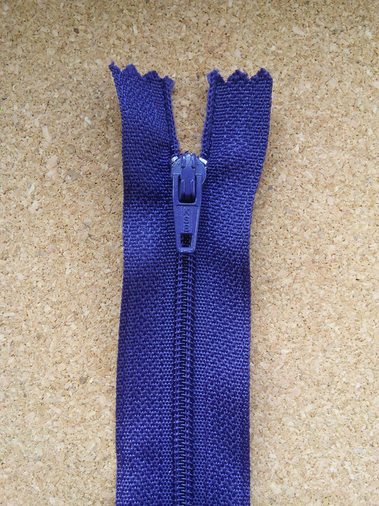 Purple nylon zip 6 inch (15cm) closed end