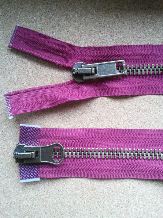 Deep raspberry zip red/burgundy very chunky heavy antique brass metal 23.5 inch (59.5cm) double ended Size 8