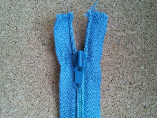 Sky Blue zip 17.5 inch (44.5cm) nylon closed end metal tip
