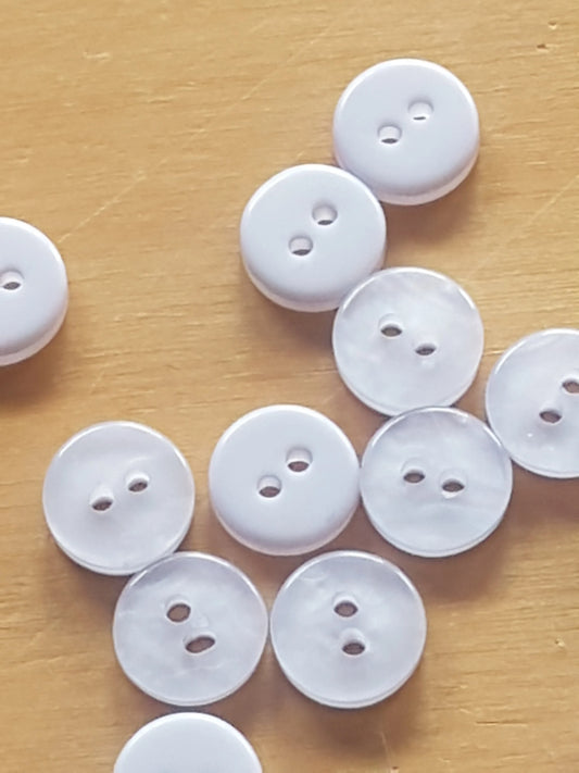 7 Round Buttons White Lilac Pearlised Plastic 0.75cm