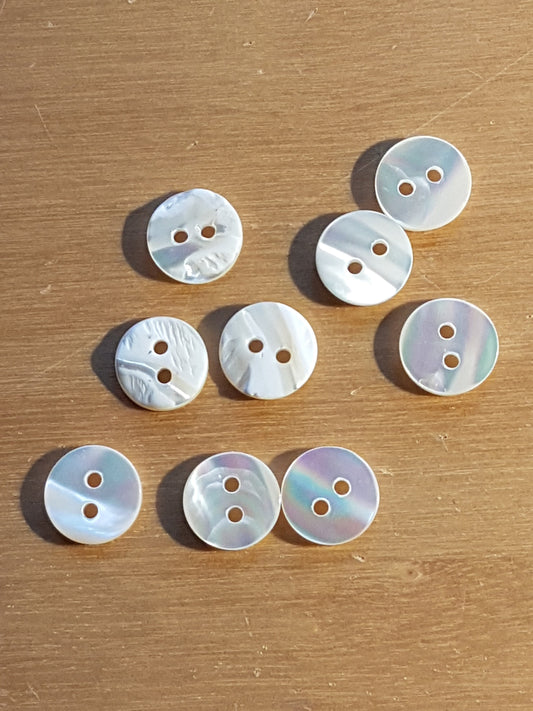 9 Round Buttons Pearl Plastic 1cm